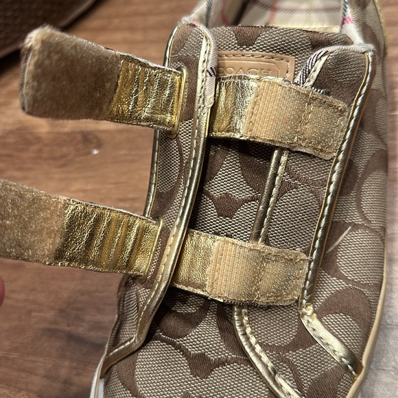 Coach Signature C canvas and gold leather sneakers - Picture 6 of 7